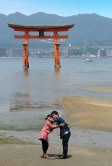 Miyajima Itsukushima Torii Selfie