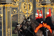 London Buckingham Palace Change Of The Guard