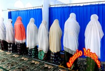 Muslim Women In Prayer